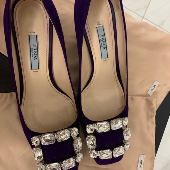 Prada - Picture 2 of 4